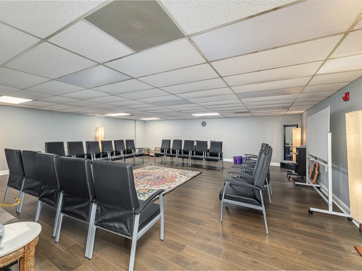 Avatar_Recovery_Center_Facility_Group_Discussion_Area